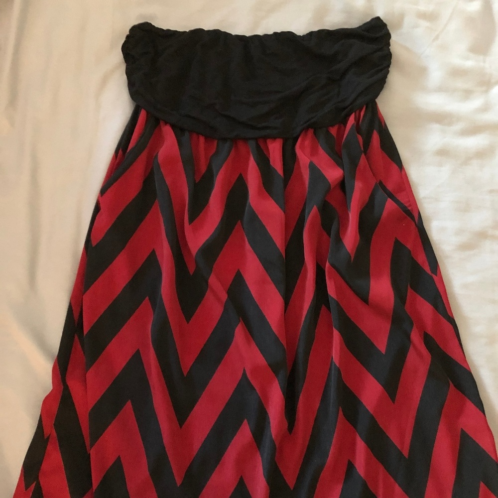 Strapless Red / Black Chevron Dress